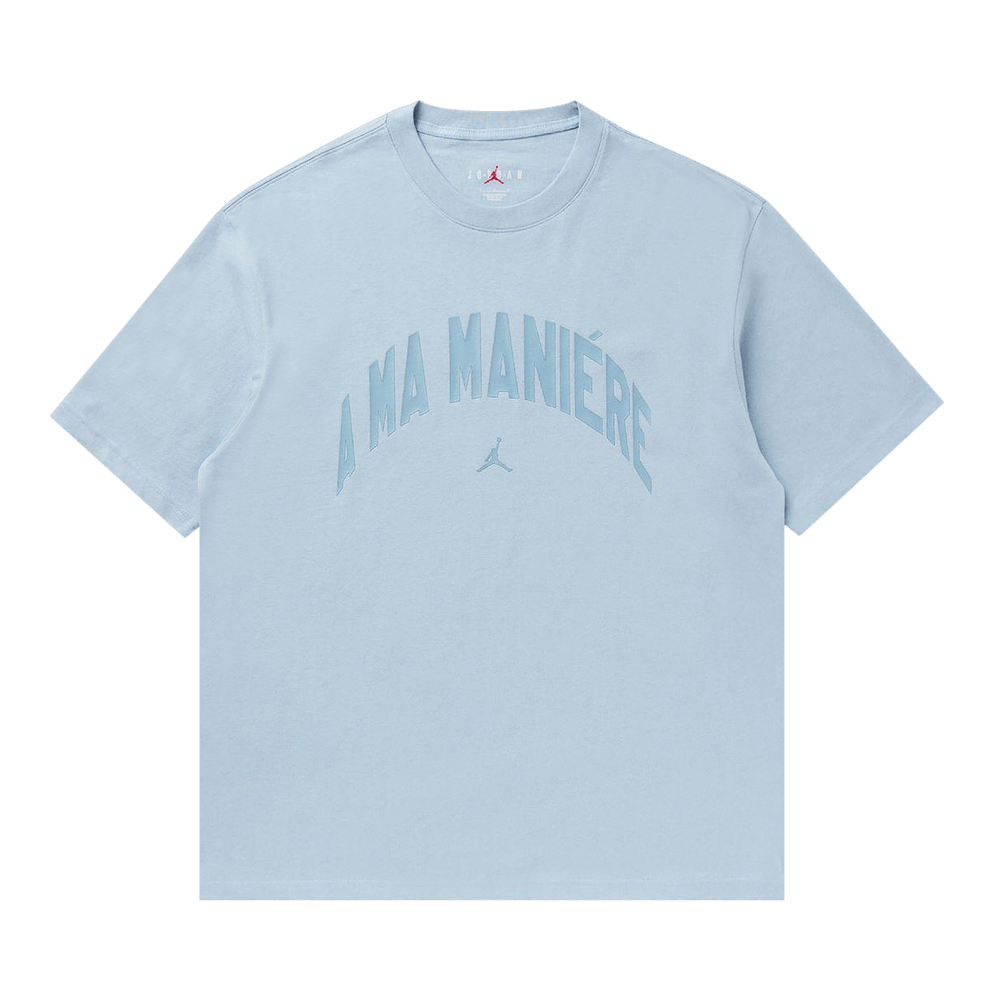 Air Jordan x A Ma Maniére Tee 'Light Armory Blue' HF0538-440 — Abbigliamento Air Jordan su LAB19