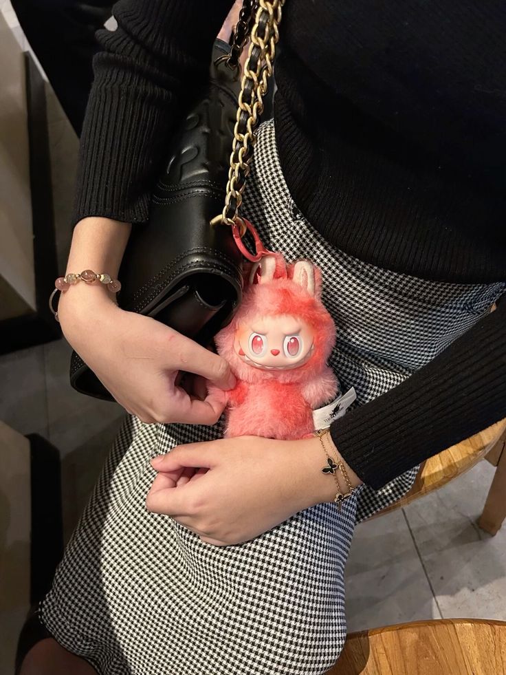 Pop Mart Labubu Big Into Energy - LOVE