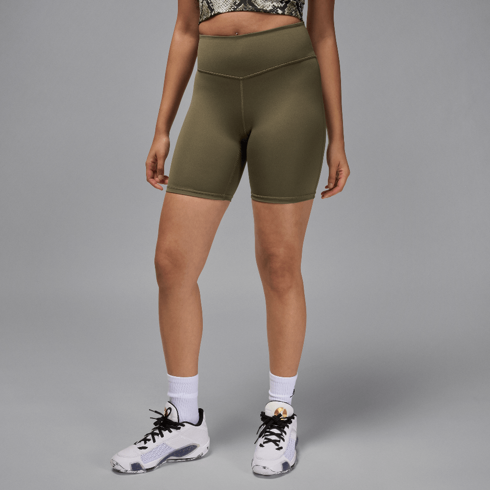 Jordan Sport Women's High-Waisted 7" Bike Shorts Medium Olive/White FN7325-222 — Abbigliamento Air Jordan su LAB19