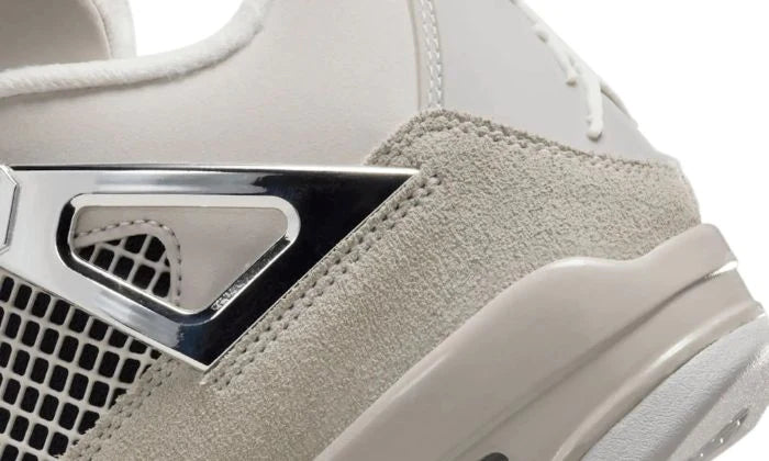 Air Jordan 4 Frozen Moments