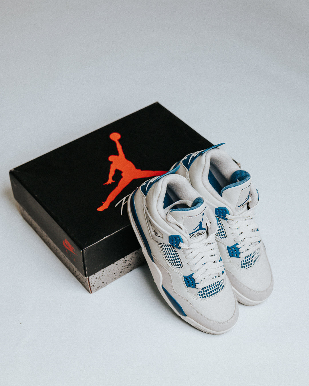 Air Jordan 4 Retro Military Blue (2024)