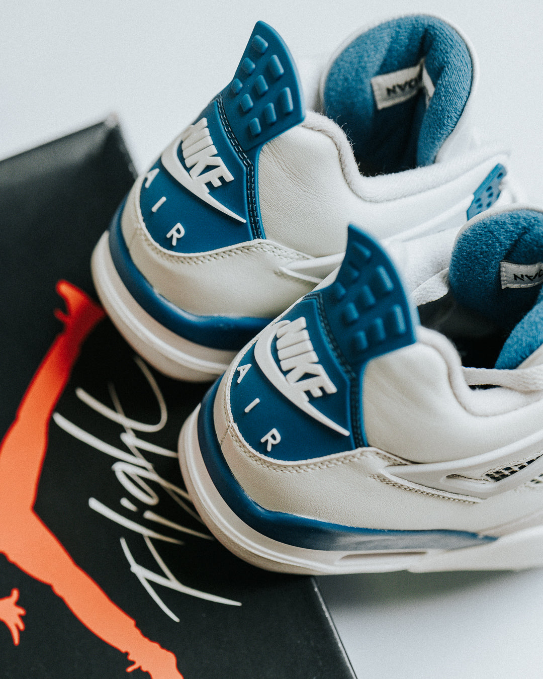 Air Jordan 4 Retro Military Blue (2024)