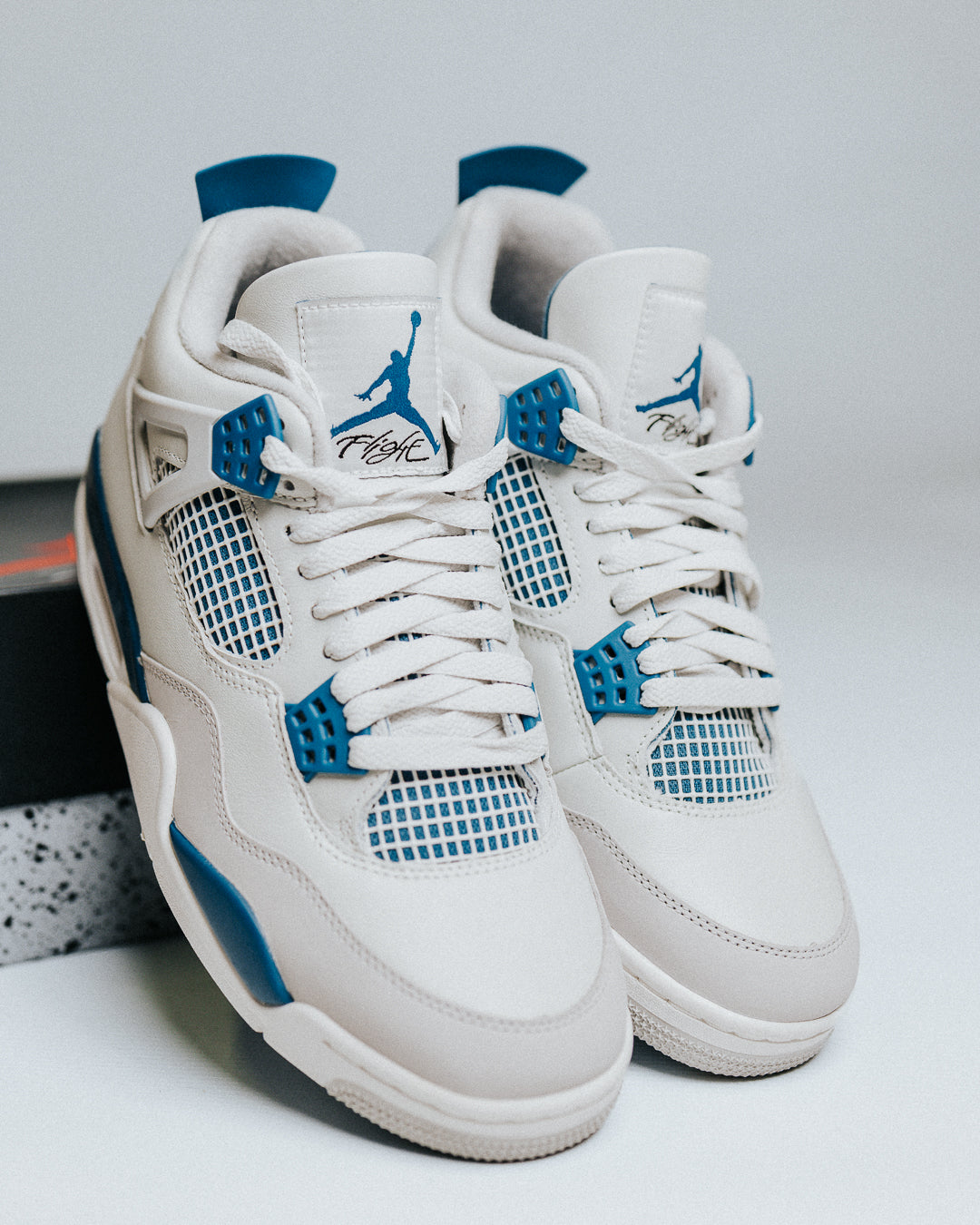 Air Jordan 4 Retro Military Blue (2024)