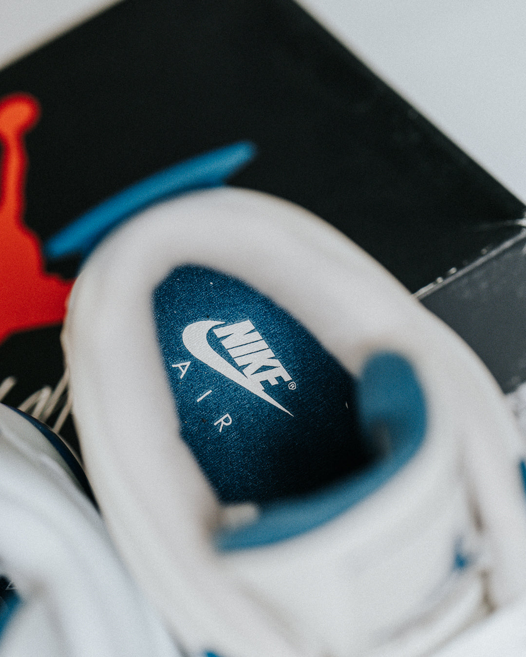 Air Jordan 4 Retro Military Blue (2024)