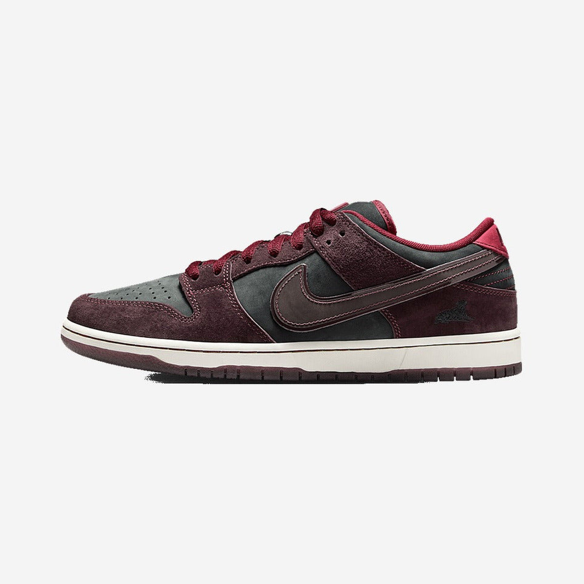Nike SB Dunk Low Riot Skateshop