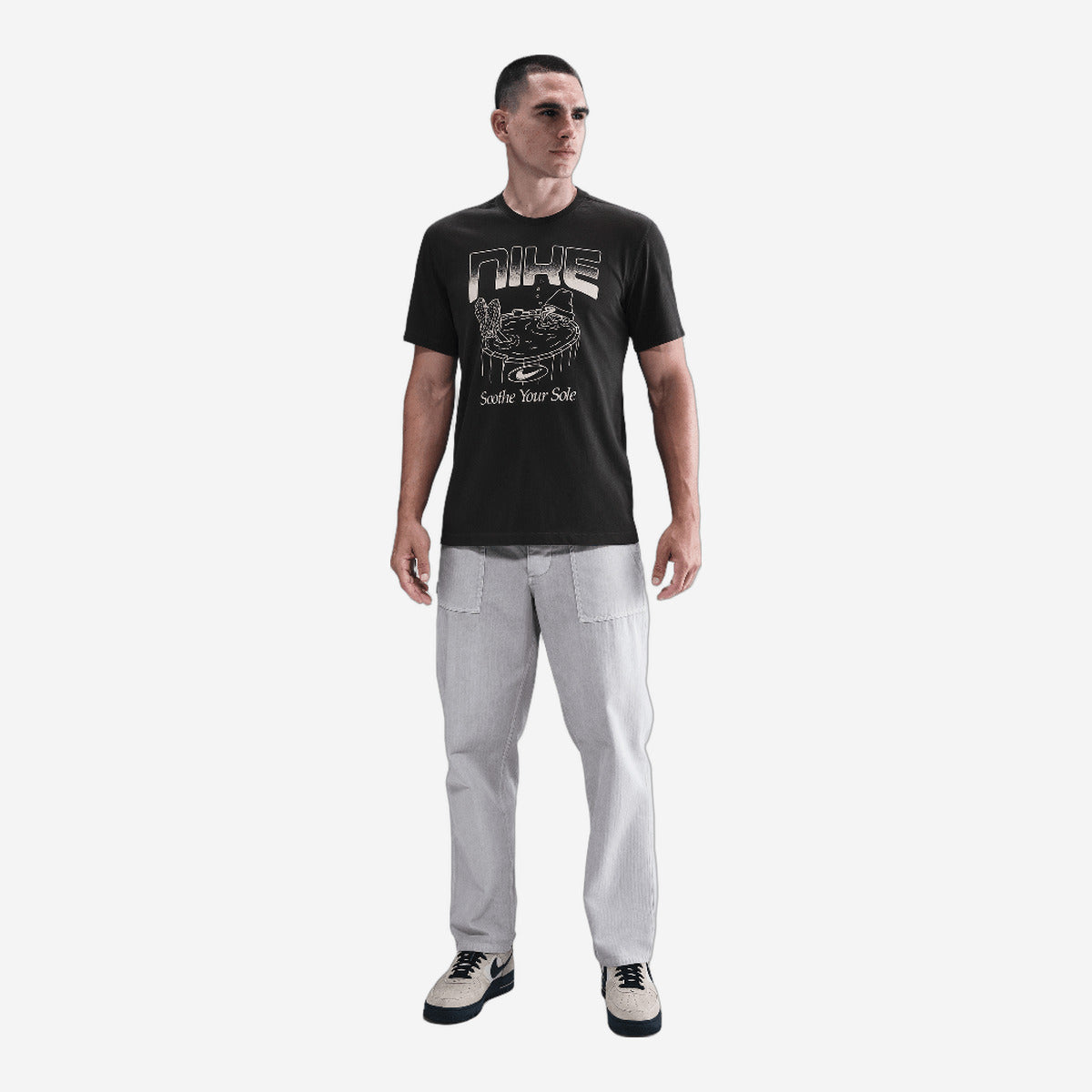 Nike Sportswear T-Shirt Off-Noir HQ9264-045 — Abbigliamento Nike su LAB19