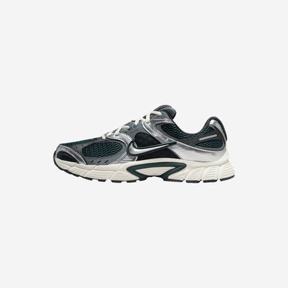 Nike Wmns V5 RNR 'Seaweed Metallic Silver'