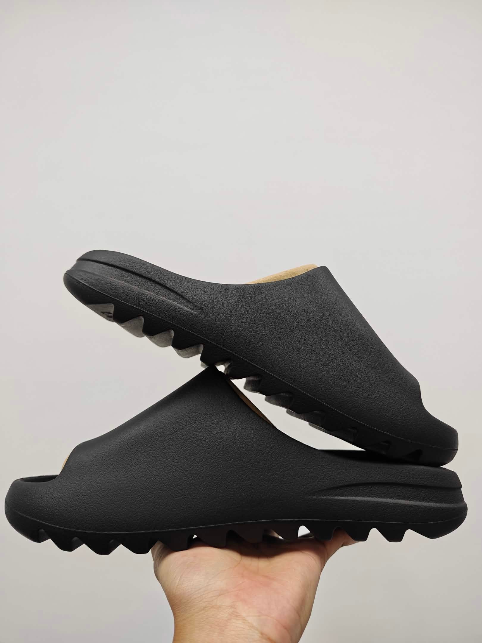 YZY YS-01 - Black