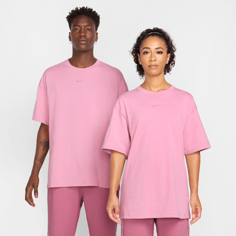 Nike x NOCTA Max 90 T-shirt Elemental Pink/Desert Berry FN7663-698 — Abbigliamento Nike su LAB19