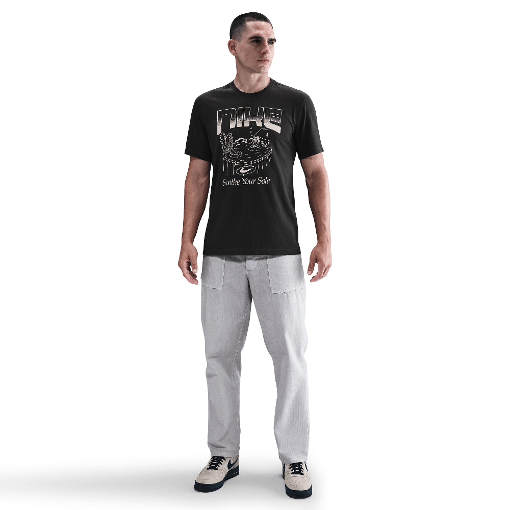Nike Sportswear T-Shirt Off-Noir HQ9264-045 — Abbigliamento Nike su LAB19