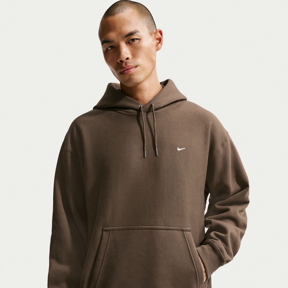 Nike Solo Swoosh Men's Pullover Hoodie Dark Hazel/White HV1082-212 — Abbigliamento Nike su LAB19