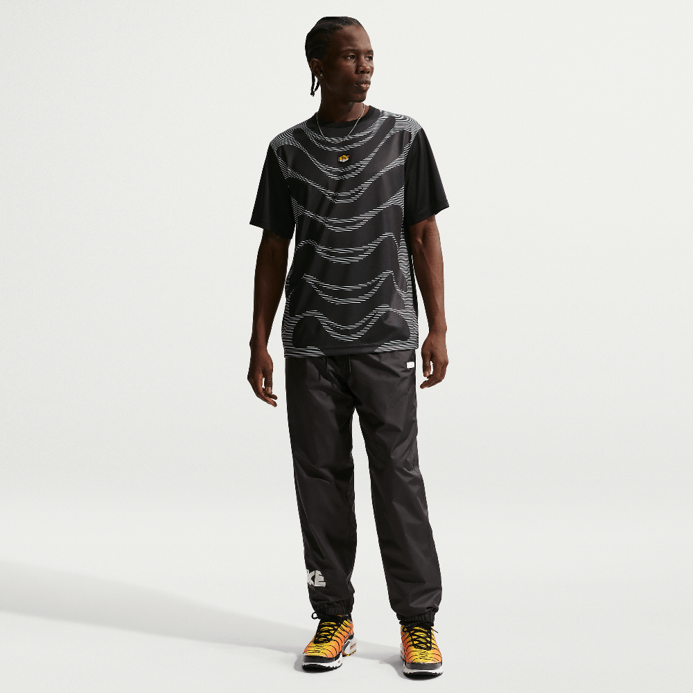 Nike Sportswear Tuned Air Men's Football Shirt Black/Black IM5980-011 — Abbigliamento Nike su LAB19