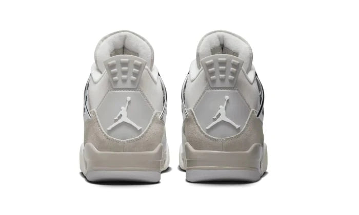 Air Jordan 4 Frozen Moments