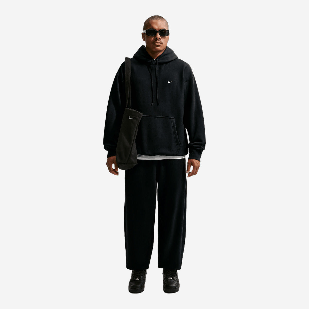 Nike Solo Swoosh Men's Pullover Hoodie Black/Black/White HV1082-010 — Abbigliamento Nike su LAB19