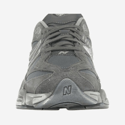 New Balance 9060 Magnet