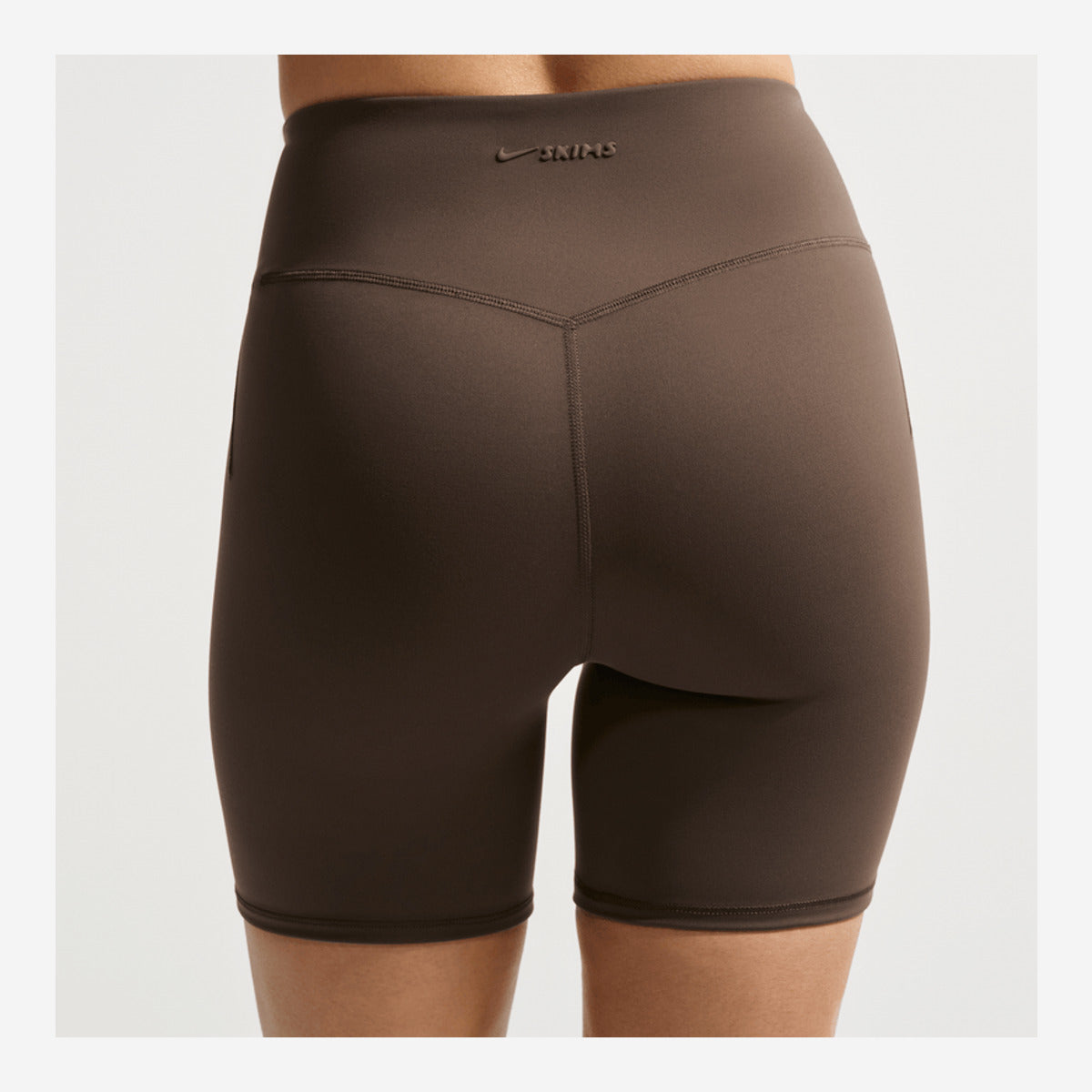 NikeSKIMS Matte Women's High-Waisted 12.5cm (approx.) Biker Shorts NSKM Dark Sepia/NSKM Dark Sepia IR5024-233 — Abbigliamento Nike su LAB19