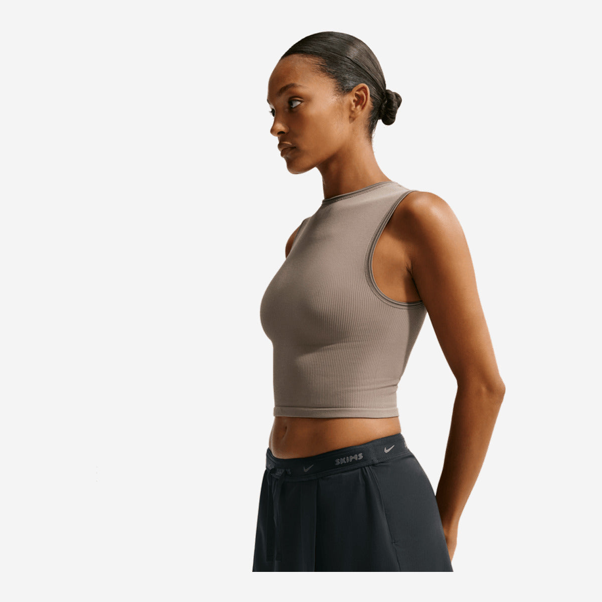 NikeSKIMS Stretch Nylon Women's Skort NSKM Obsidian/Olive Grey/Olive Grey IU2222-055 — Abbigliamento Nike su LAB19