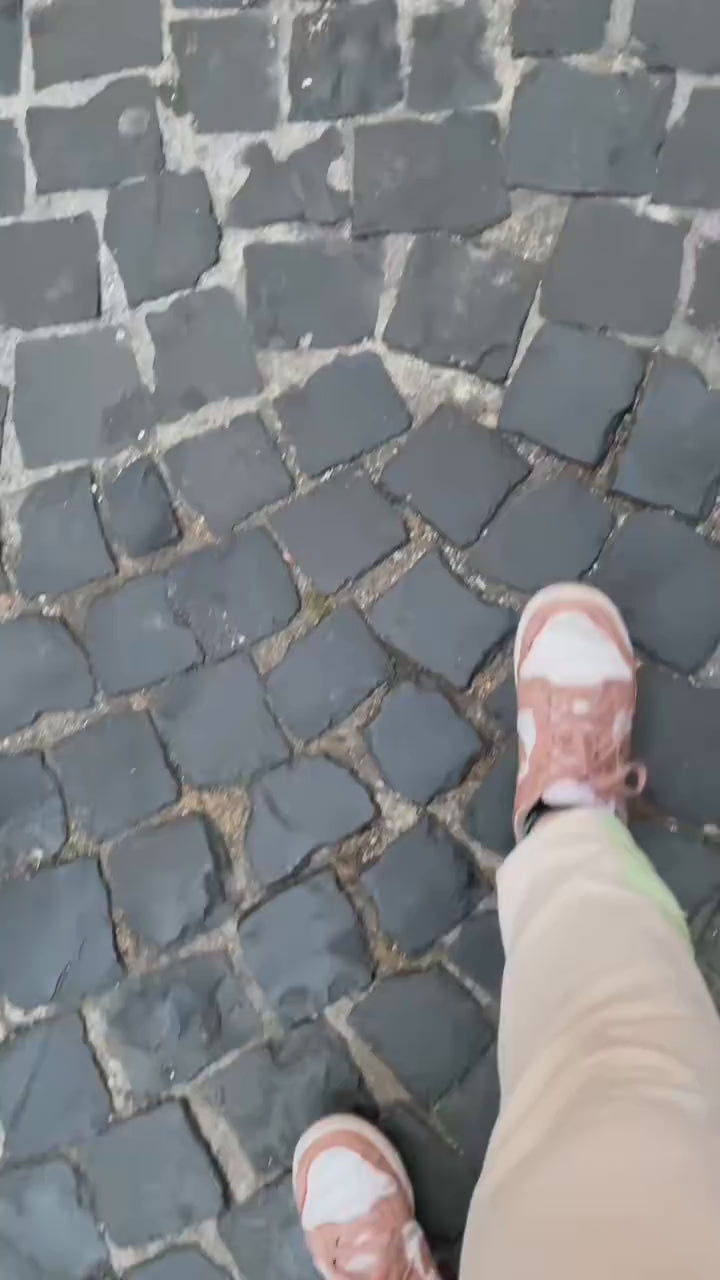 Carica il video: 